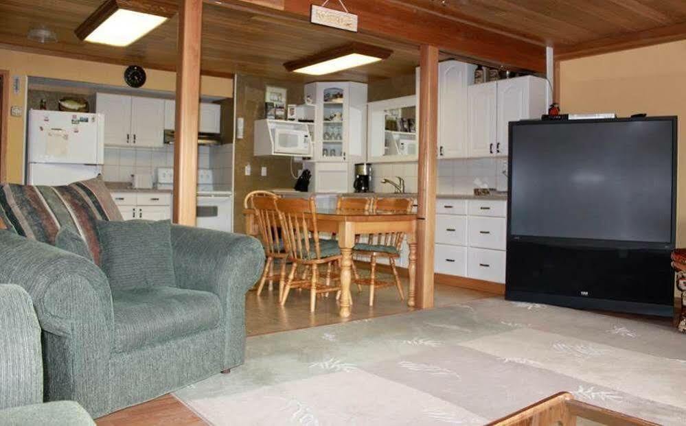 Heavens Edge Mountain Lodge Valemount Luaran gambar